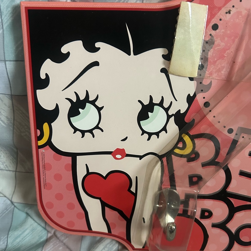 Betty Boop Wall Clock with Hooks - Picture 2 of 13